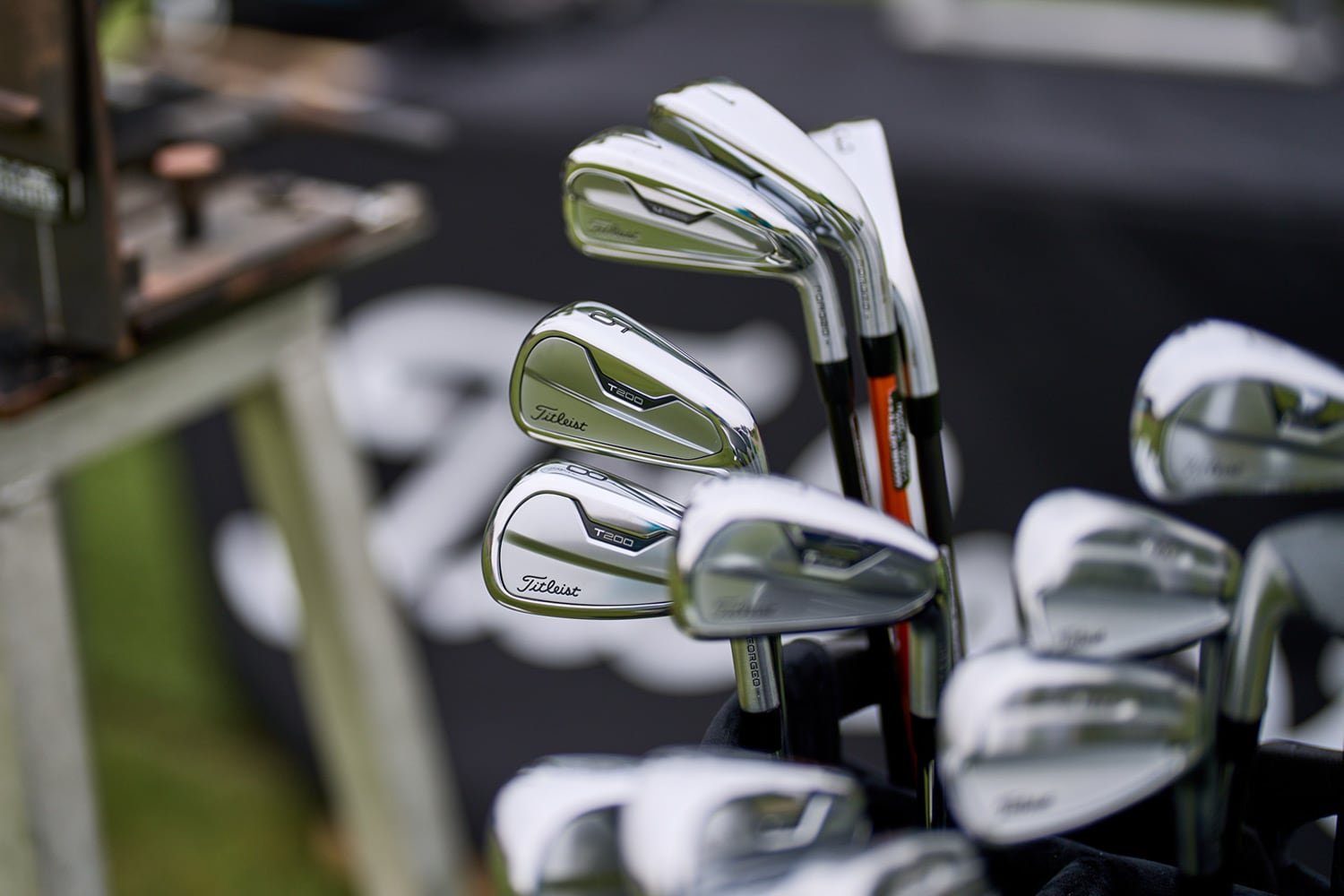 Titleist T200